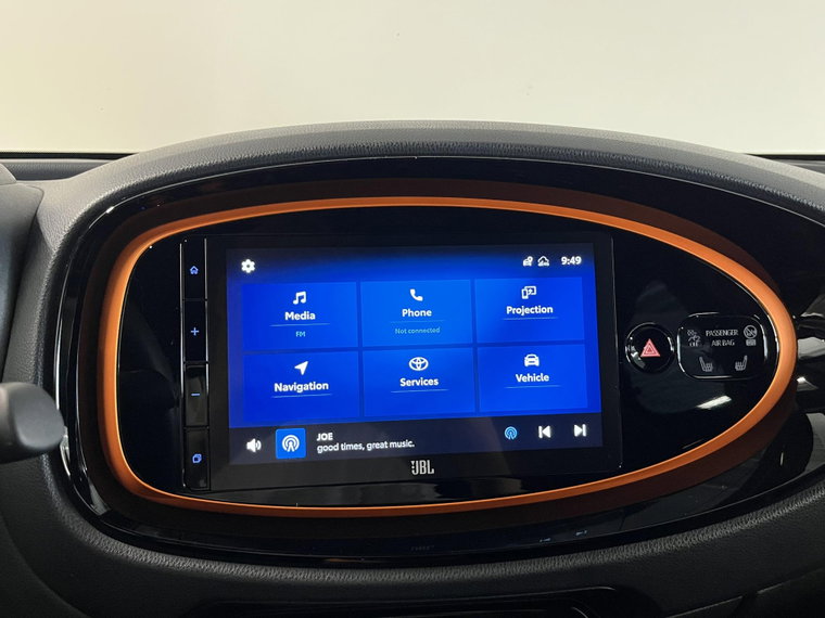Vehicle Image 21