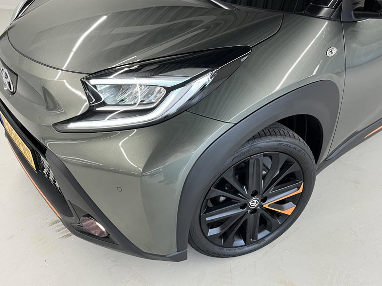 Vehicle Image 6