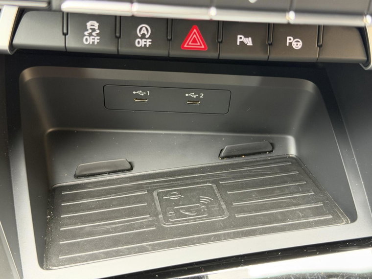 Vehicle Image 28