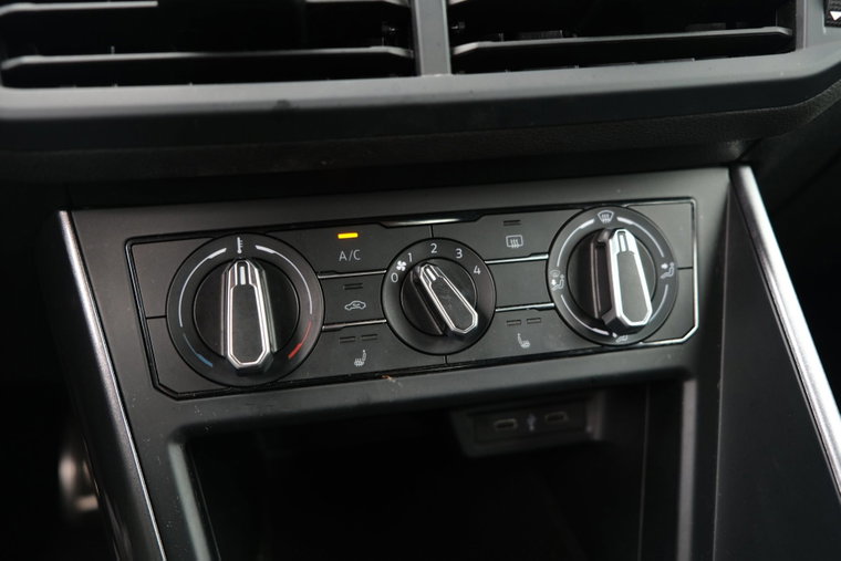 Vehicle Image 27