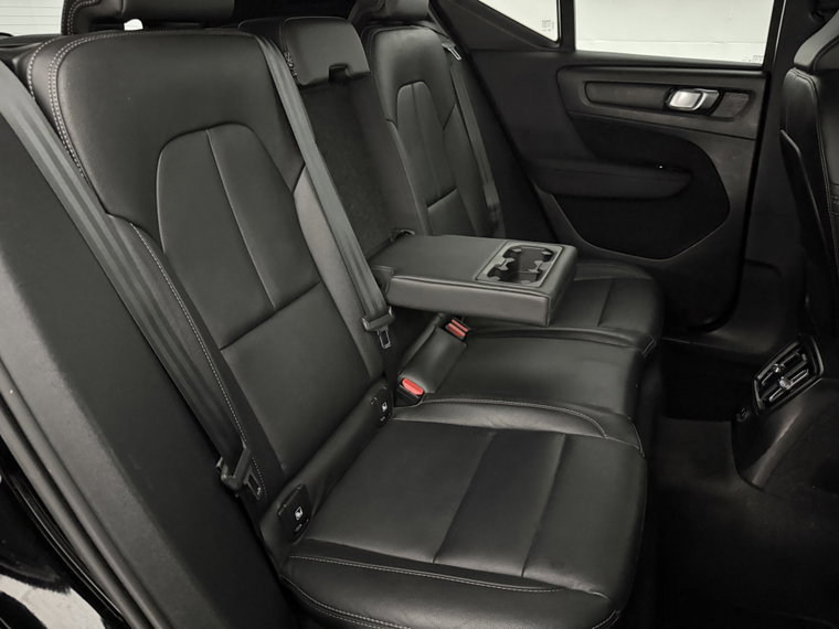 Vehicle Image 37