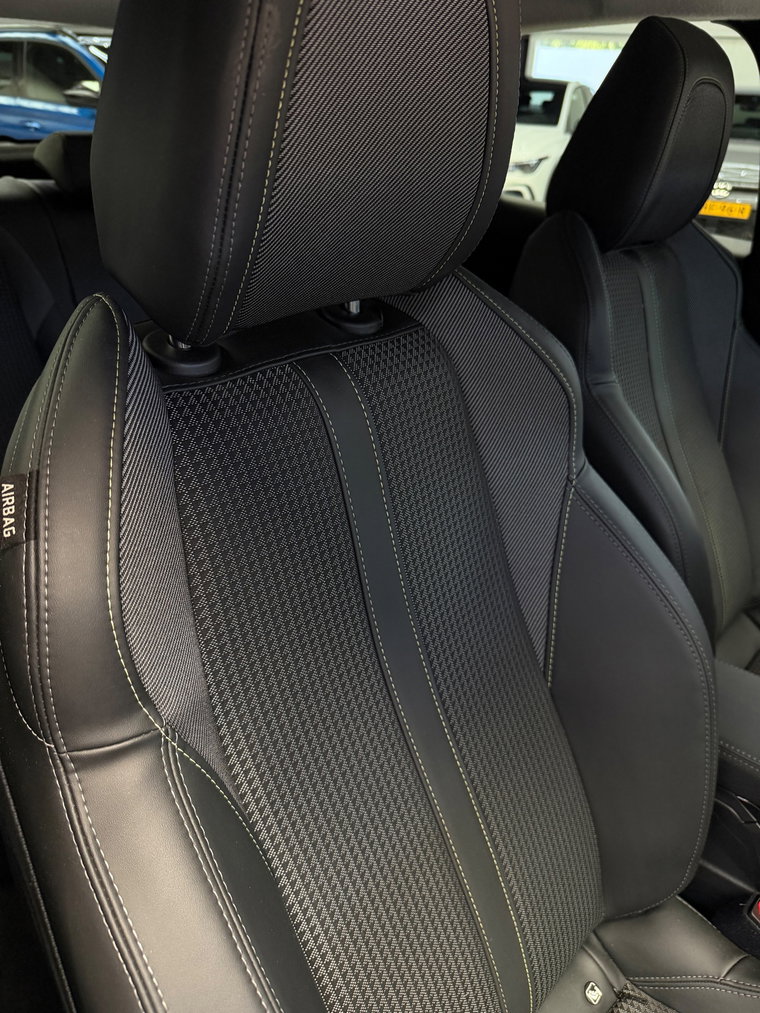 Vehicle Image 35