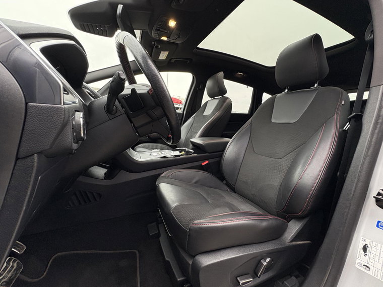 Vehicle Image 14