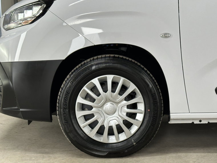 Vehicle Image 36