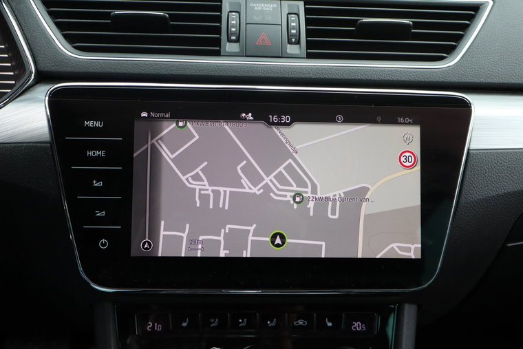 Vehicle Image 21