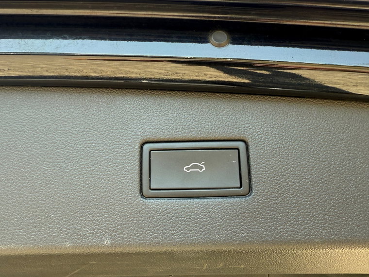 Vehicle Image 26