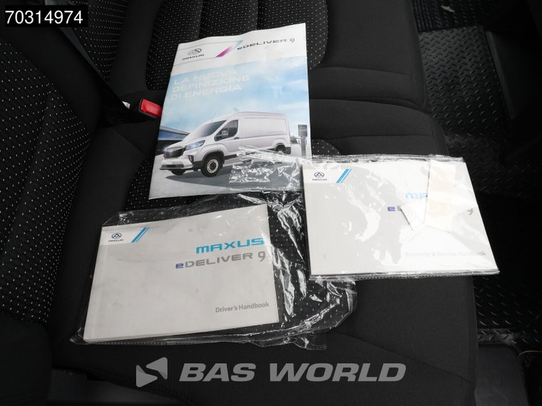 Vehicle Image 30