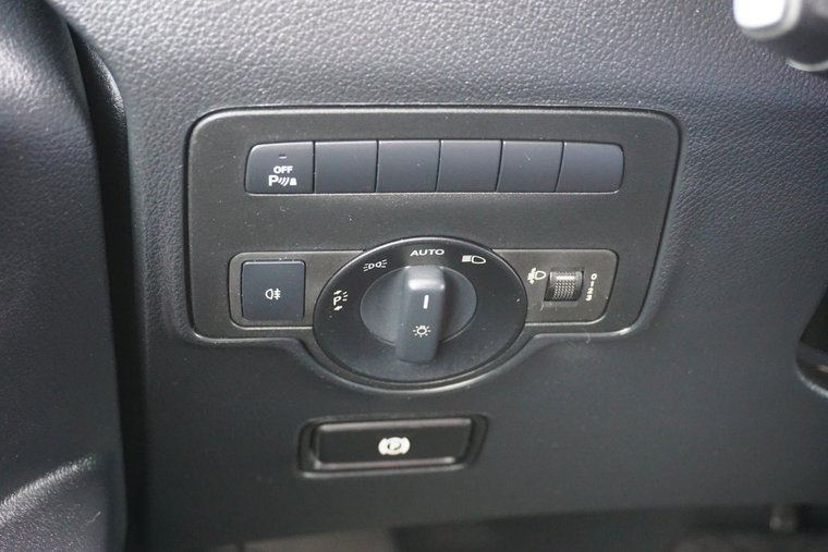 Vehicle Image 28