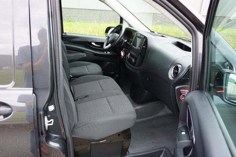 Vehicle Image 38