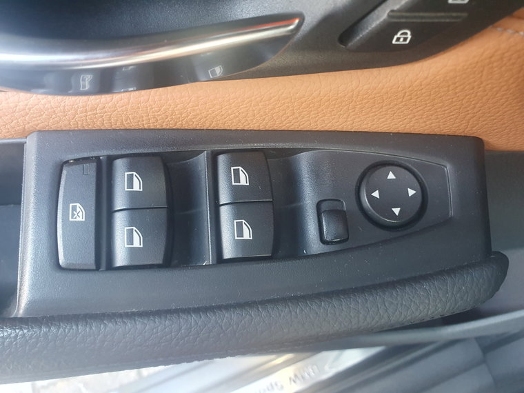 Vehicle Image 43