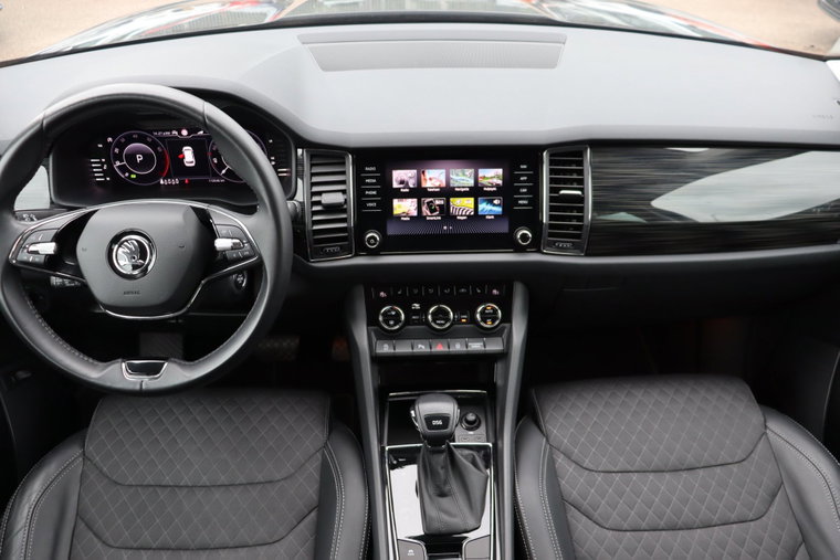 Vehicle Image 9
