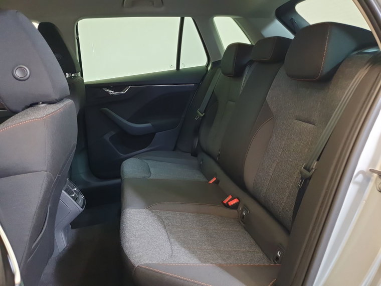 Vehicle Image 24
