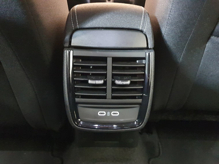 Vehicle Image 28
