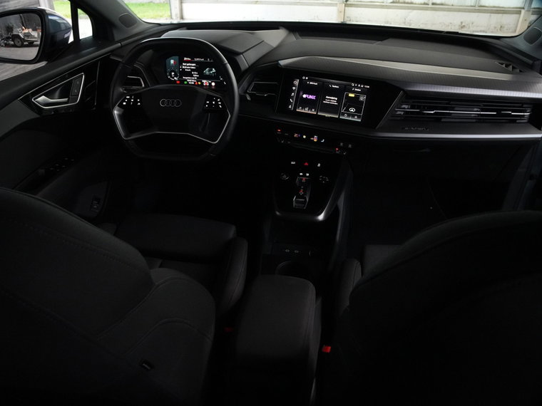 Vehicle Image 38