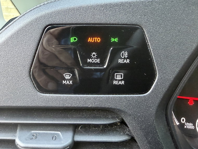Vehicle Image 29