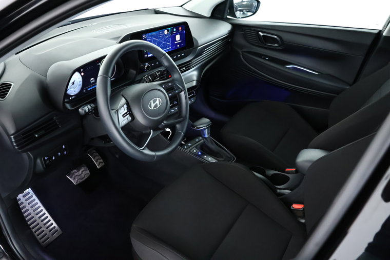 Vehicle Image 11
