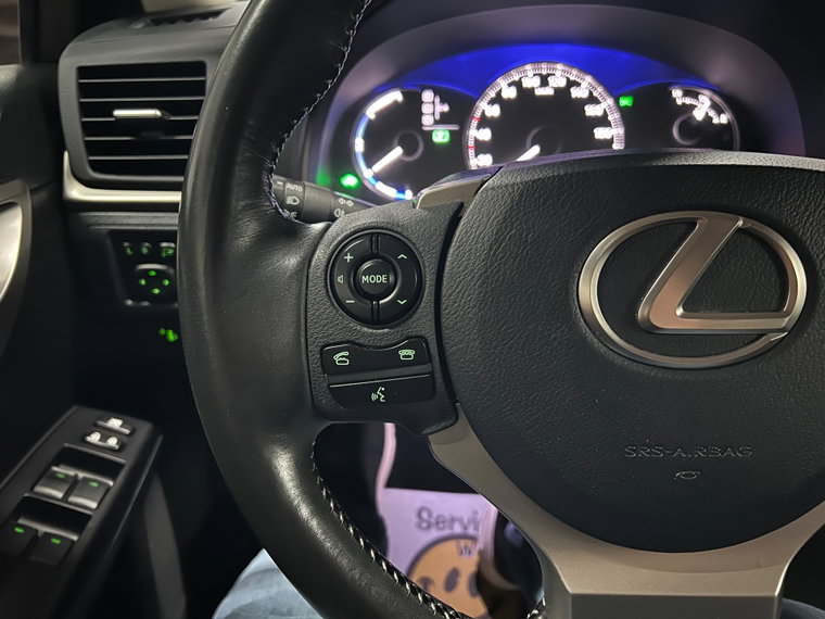 Vehicle Image 14