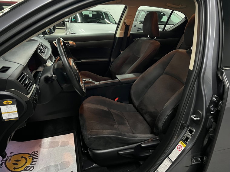 Vehicle Image 21