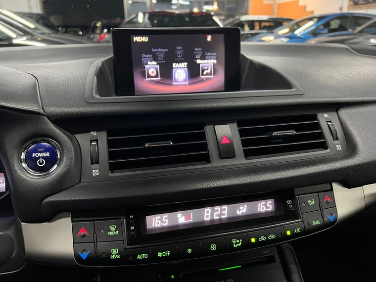 Vehicle Image 11