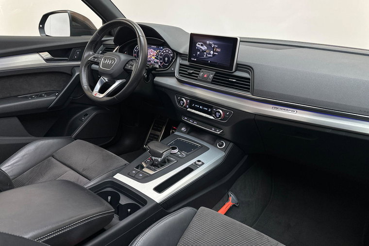 Vehicle Image 16