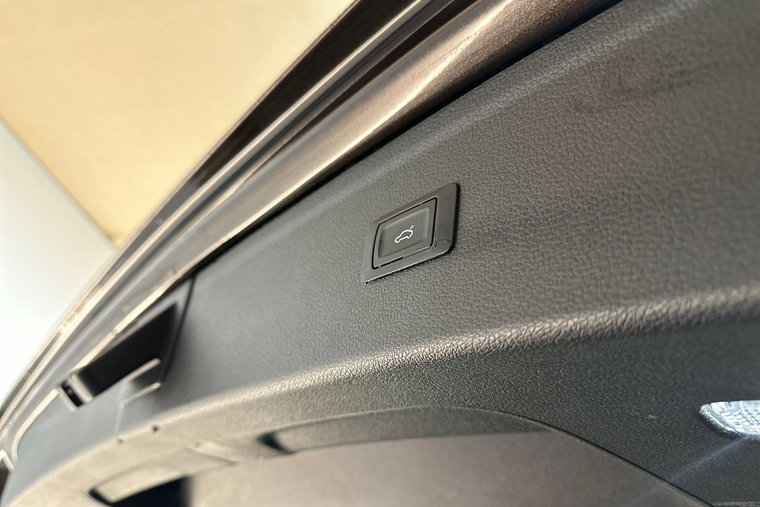 Vehicle Image 36