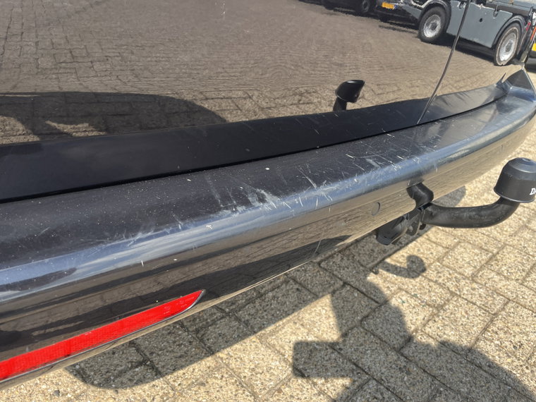 Vehicle Image 45
