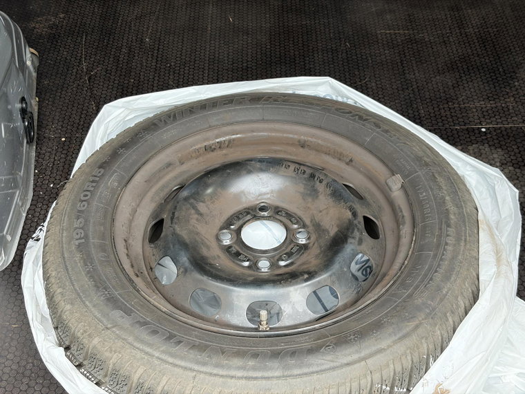 Vehicle Image 22