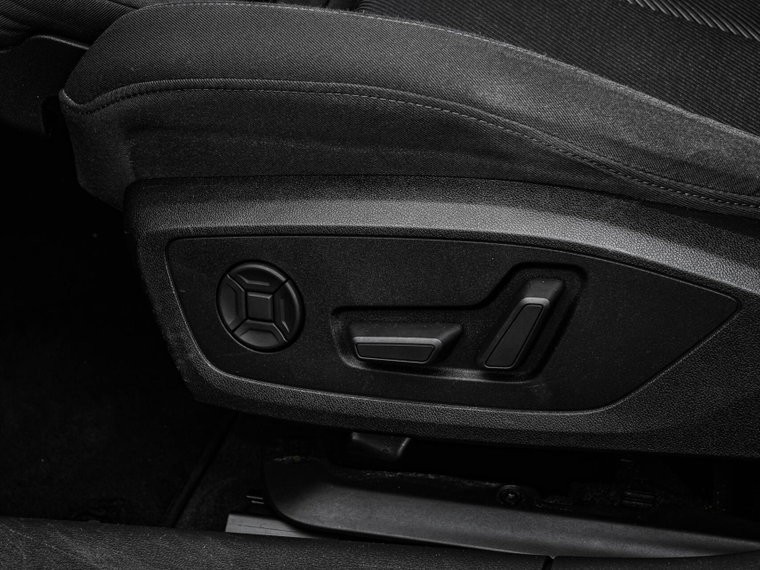 Vehicle Image 38