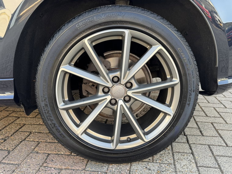 Vehicle Image 16