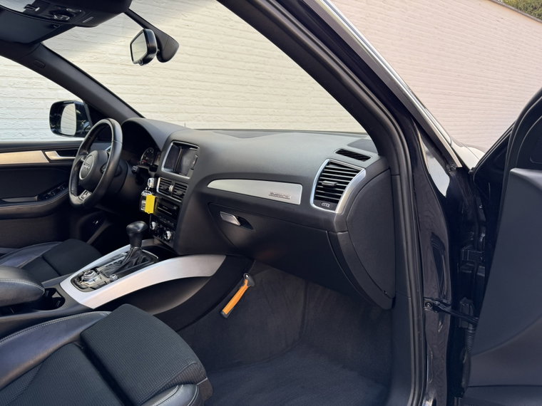 Vehicle Image 23