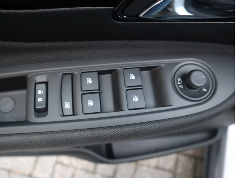 Vehicle Image 26