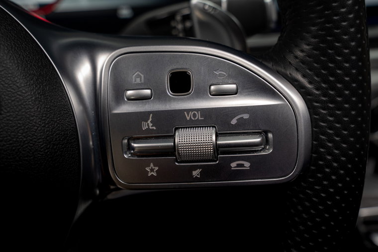 Vehicle Image 32