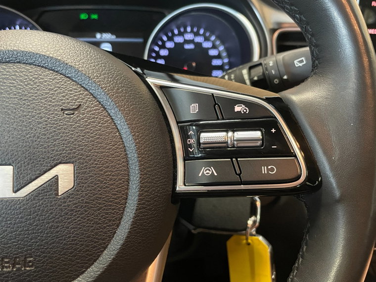 Vehicle Image 35