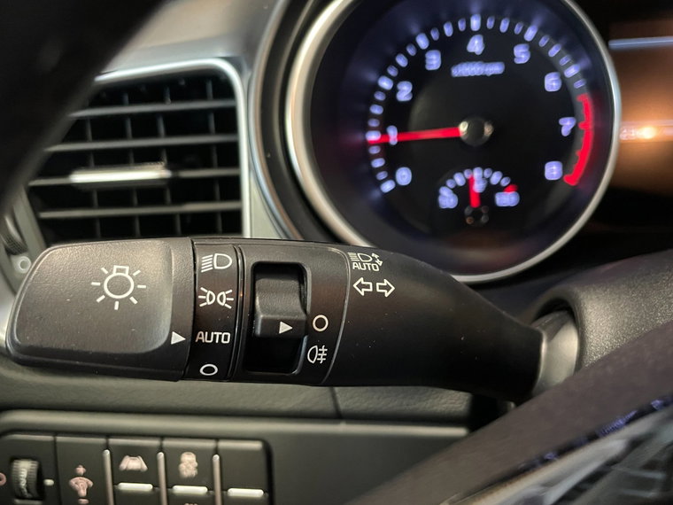 Vehicle Image 38