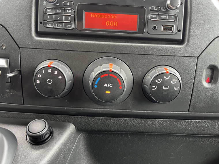 Vehicle Image 28