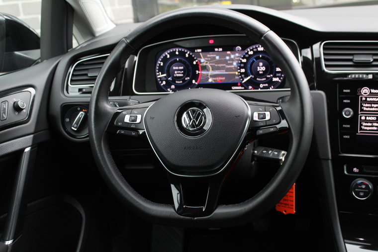 Vehicle Image 12