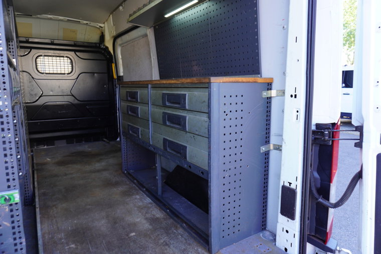 Vehicle Image 9