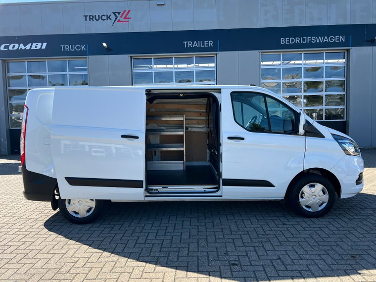 Vehicle Image 10