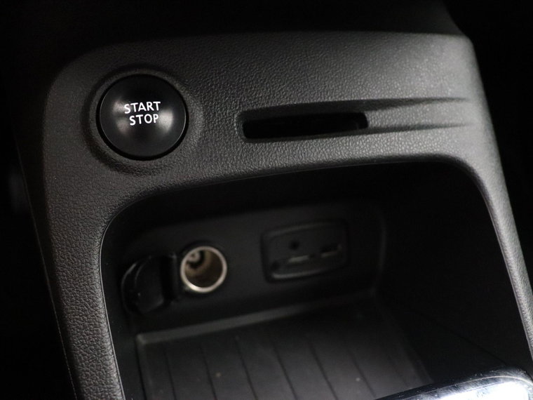 Vehicle Image 28