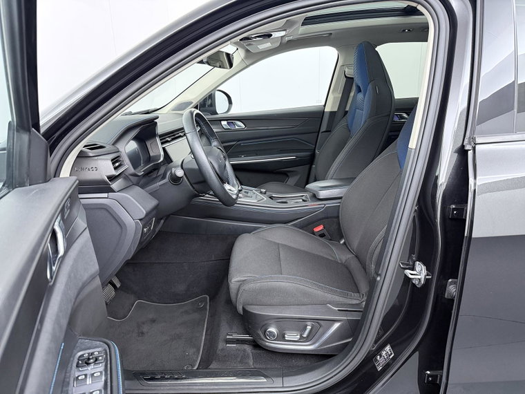Vehicle Image 11