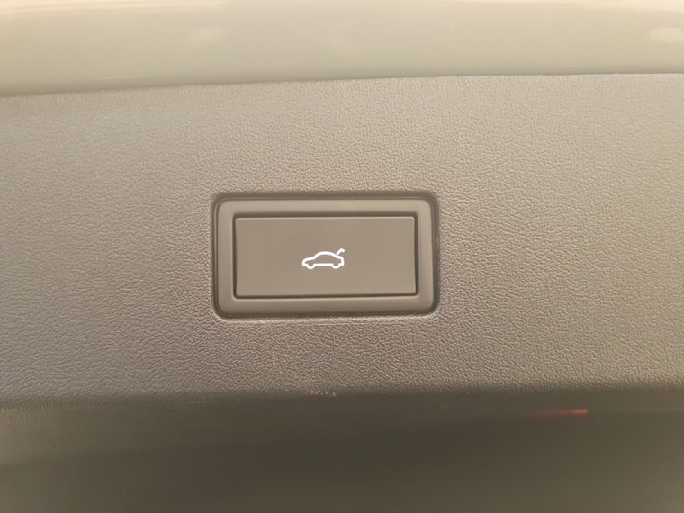 Vehicle Image 29