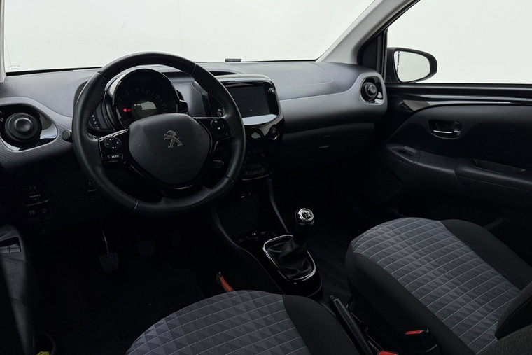 Vehicle Image 14