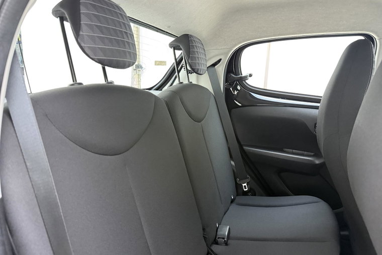 Vehicle Image 10