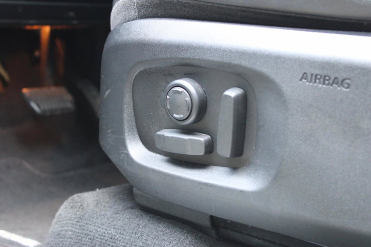 Vehicle Image 24