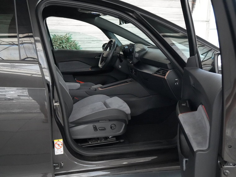 Vehicle Image 31