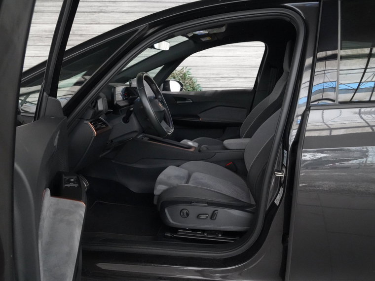 Vehicle Image 35