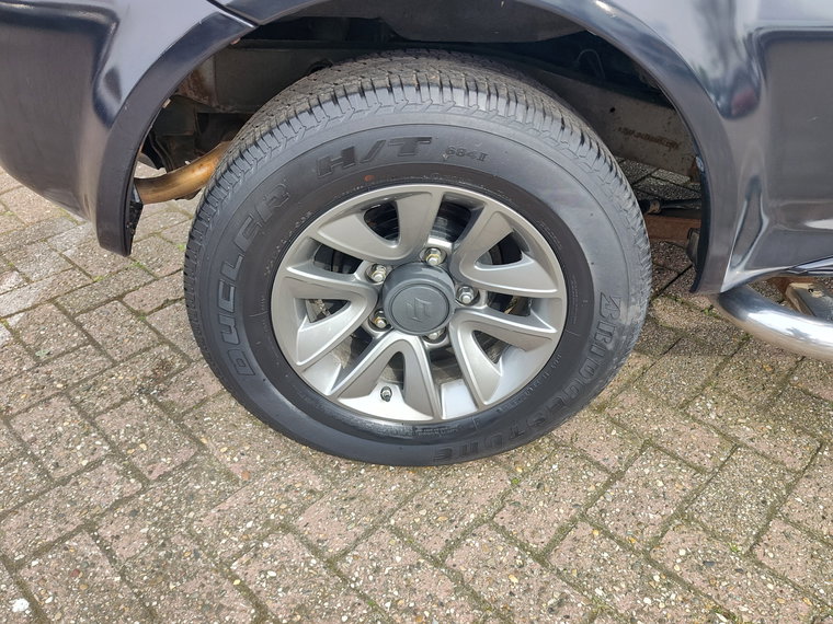 Vehicle Image 28