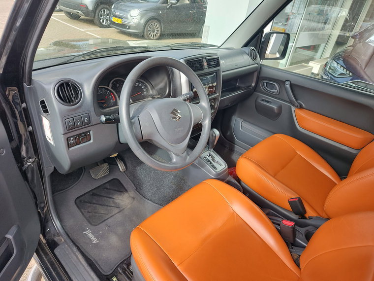 Vehicle Image 9