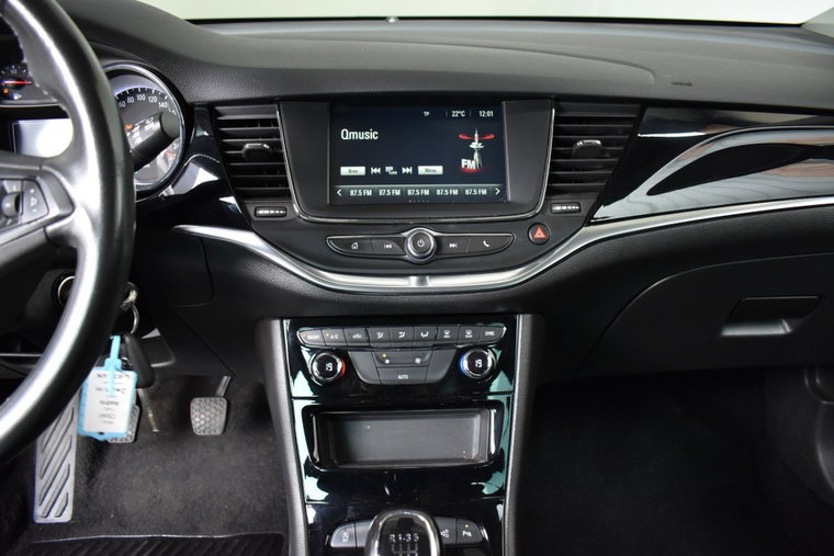 Vehicle Image 25