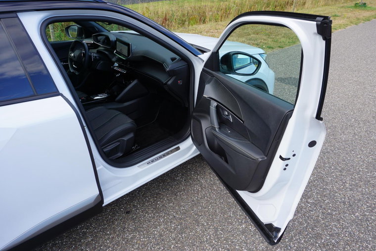 Vehicle Image 33